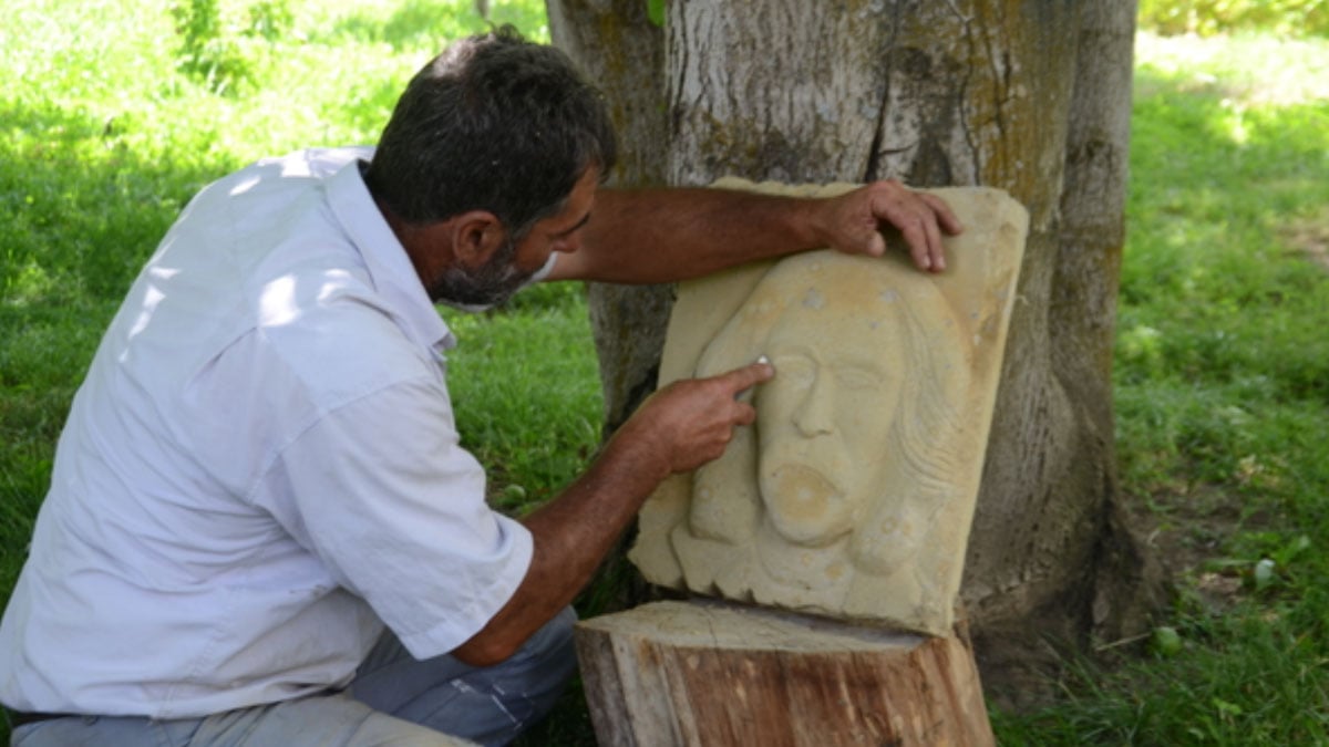 kuruyan agaclari sanat eserine donusturuyor 0 ejqZUwDR