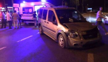 kutahyada otomobiller carpisti yaralilar var 8Tg3H9gZ