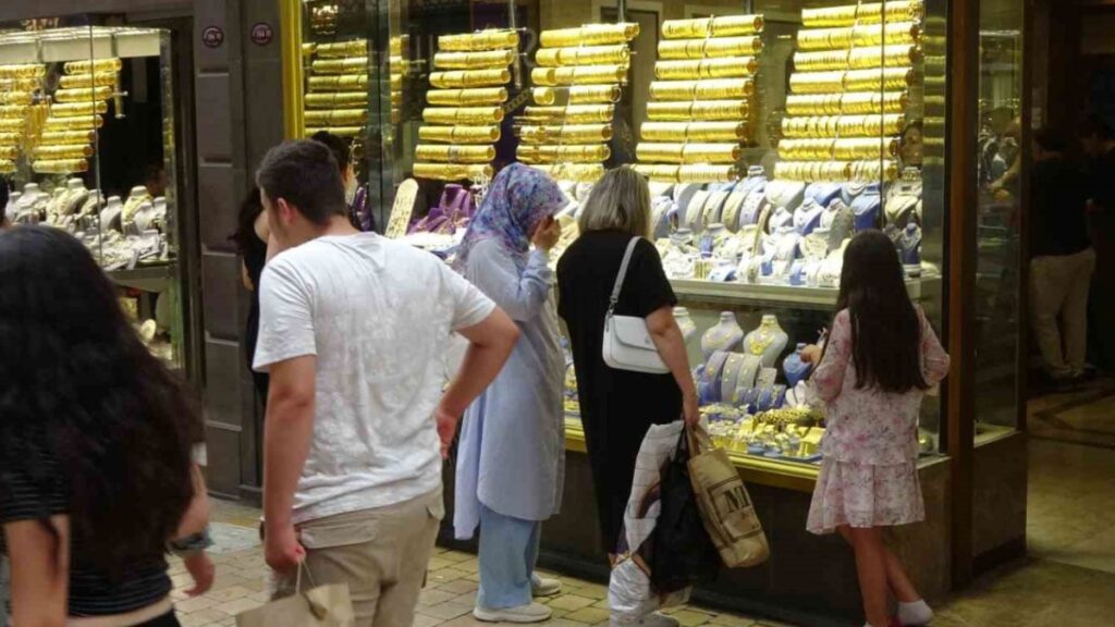 kuyumculardan dikkat ceken aciklama alan degil satan daha fazla r9qXBkXH