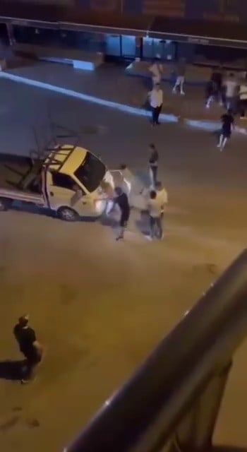 mahalle sakinleri tacizciyi affetmedi goruntuler sok etti 0 zvXLIpuI