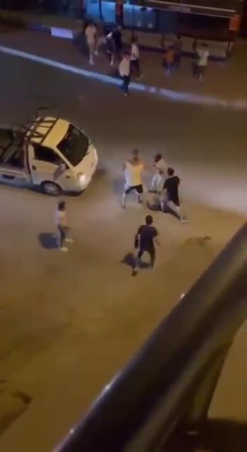 mahalle sakinleri tacizciyi affetmedi goruntuler sok etti 2 S3zzYAZW
