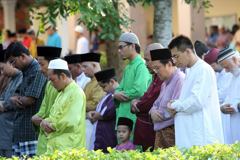 malezyada muslumanlarin gayrimuslim bayramlarina katilmasi yasaklandi 1 B6JRFYN4