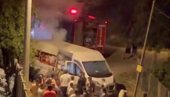 mangal komuru yuklu minibuste yangin dl7acVQa