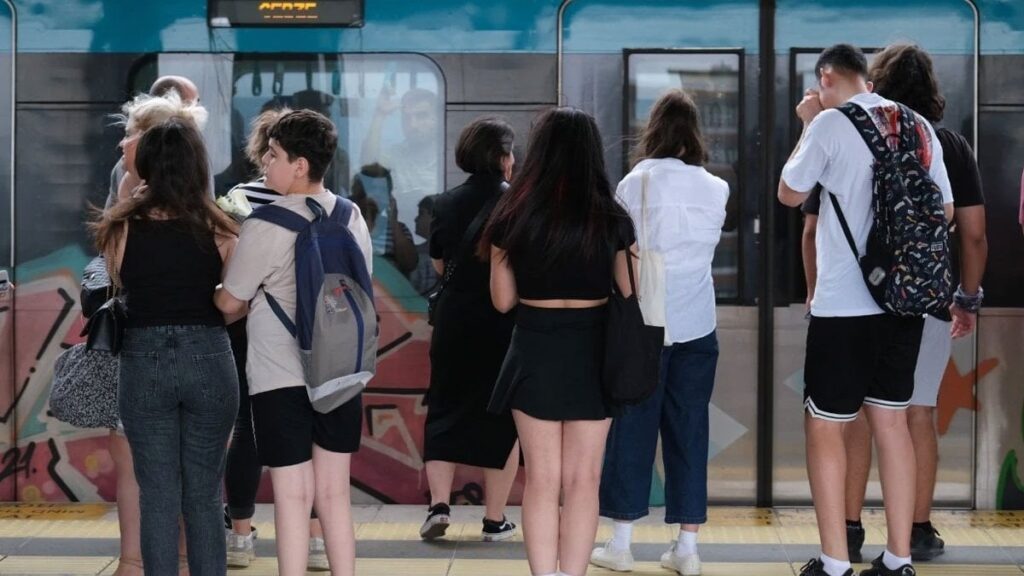 marmarayda makinistler is birakti seferlerde aksamalar yasaniyor gRrv6YlZ