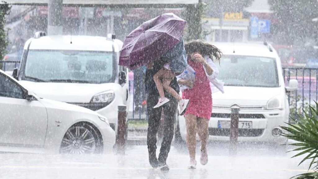 meteoroloji uyardi cok siddetli yagacak bu illerde yasayanlar dikkat ybMnl4Hy