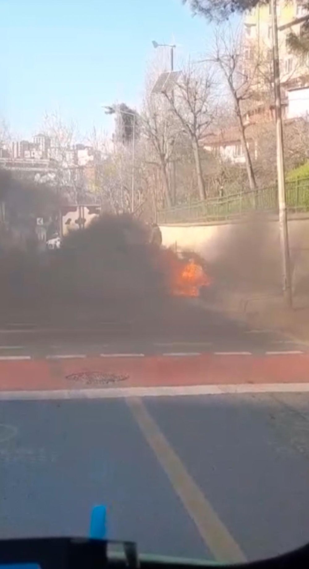 motosiklet alev topuna dondu 2 ZROIi3ib