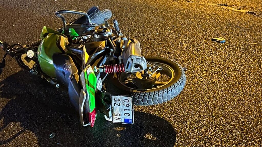 motosikletten dusen adam hayatini kaybetti fmR48nJ6