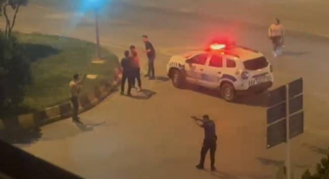 musta silahli ve sopali kavgada uyari atesi acildi 0 CDmqvrrc