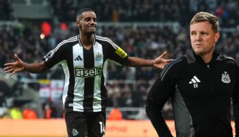 newcastle unitedda isak krizi evine gonderildi liverpoola sans dogdu EsaXK78F