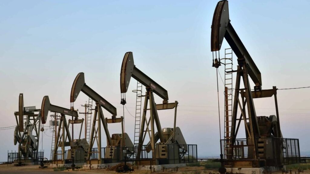 o ilimizde nehir gibi akan petrol bulundu arac sahiplerini korku sardi b59Y6BgZ