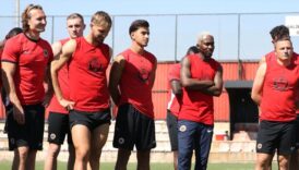 onyekuru genclerbirliginde ilk antrenmanina cikti kmL1j6Nx