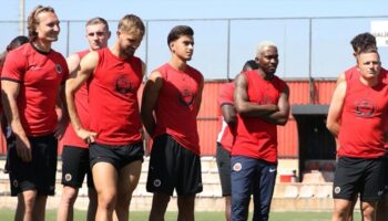onyekuru genclerbirliginde ilk antrenmanina cikti kmL1j6Nx
