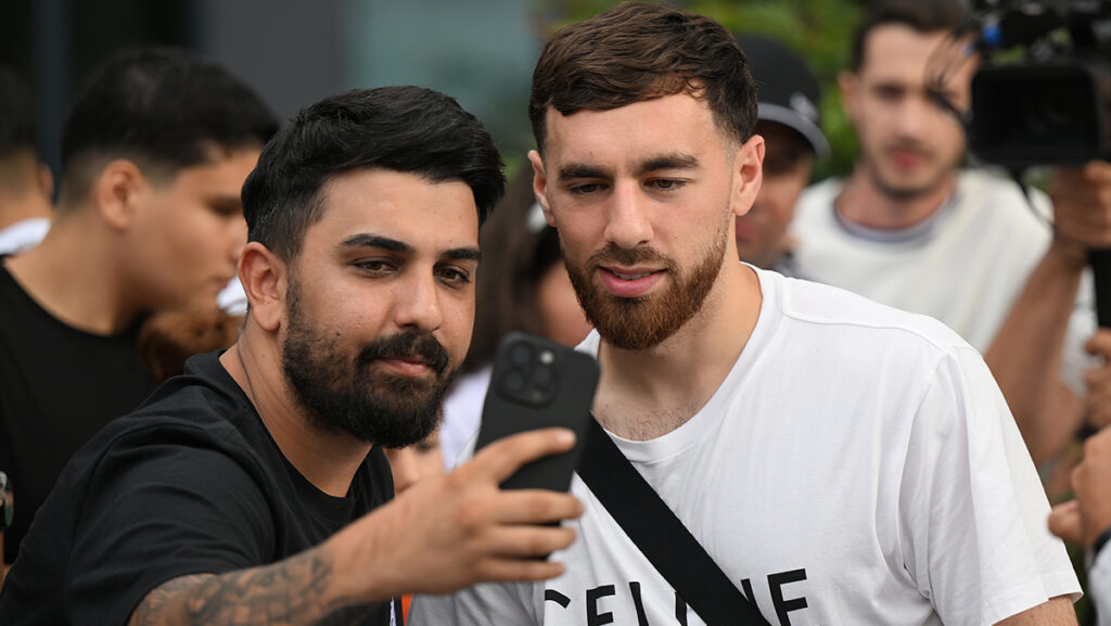 orkun kokcu besiktas kampina katildi rusYGhxb