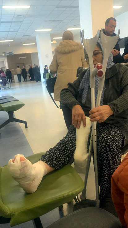 otomobil uzerinden gecti cok sayida dikis atildi yine de davaci olmadi 3 3Wyigetl