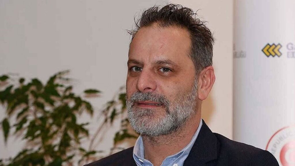 ozan guvenin cezasinda dikkat ceken abajur detayi uv5inqyJ
