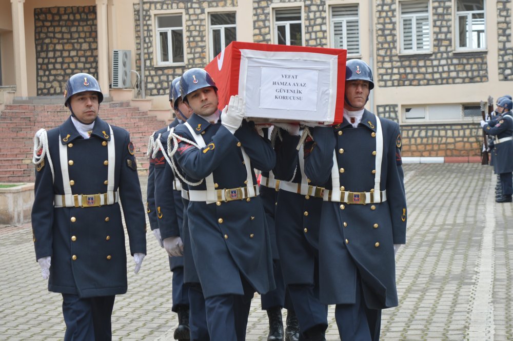 pence kilit sehidi son yolculuguna ugurlandi 3 rnrSldkb