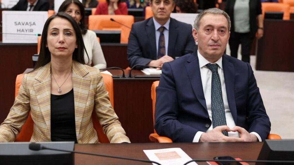 pes pese gorusme sonrasi dem partiden kritik ziyaret 5wIgnYkQ