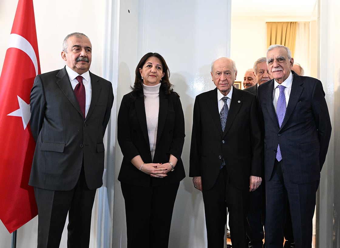 pkkyi oven iktidari siyasetin 2 agir ismi topa tuttu 200 teroristin serbest birakilmasi bardagi mIiRddjb