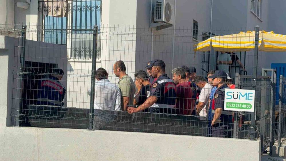 plajda kacis plani coktu cok sayida kisi gozaltina alindi 2 pIOfQ178