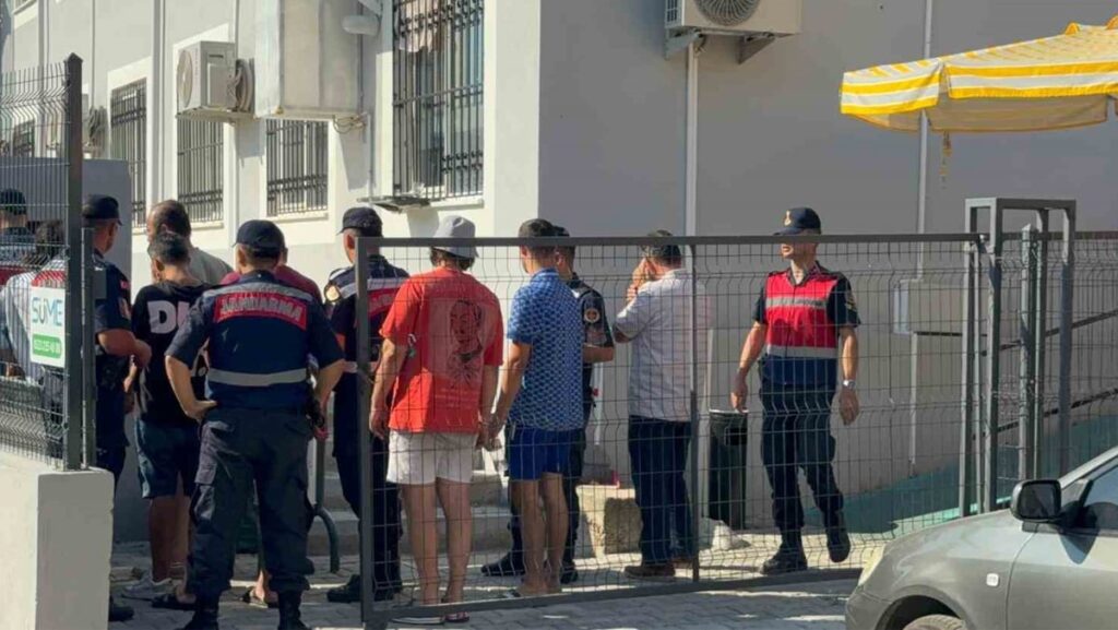 plajda kacis plani coktu cok sayida kisi gozaltina alindi 2XVL7I3U