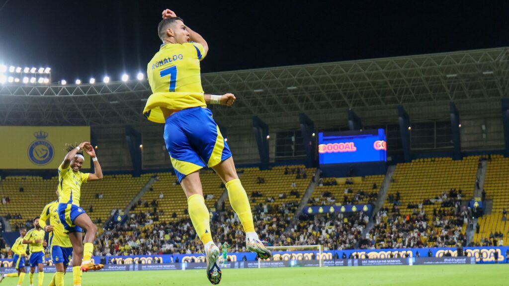 ronaldo sevinci yaparken basina felaket geldi gBJFKv3h