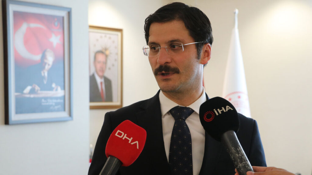 sigara cezalariyla ilgili onemli aciklama icen bireye de cezai islem uygulayacagiz FXLUC4K1