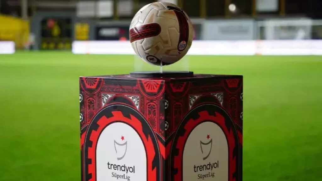super lig ekibinde 2 imza birden mgx88z9v