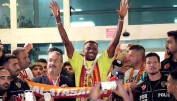 tarihi gun galatasaray osimhene kavusuyor 941v5Fvi