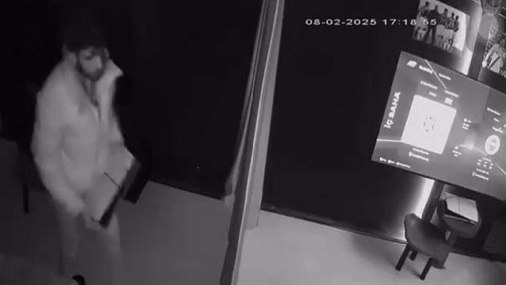 tarzi dikkat cekti avcilarda pes pese oyun salonlarina gitti zyhYaPCH