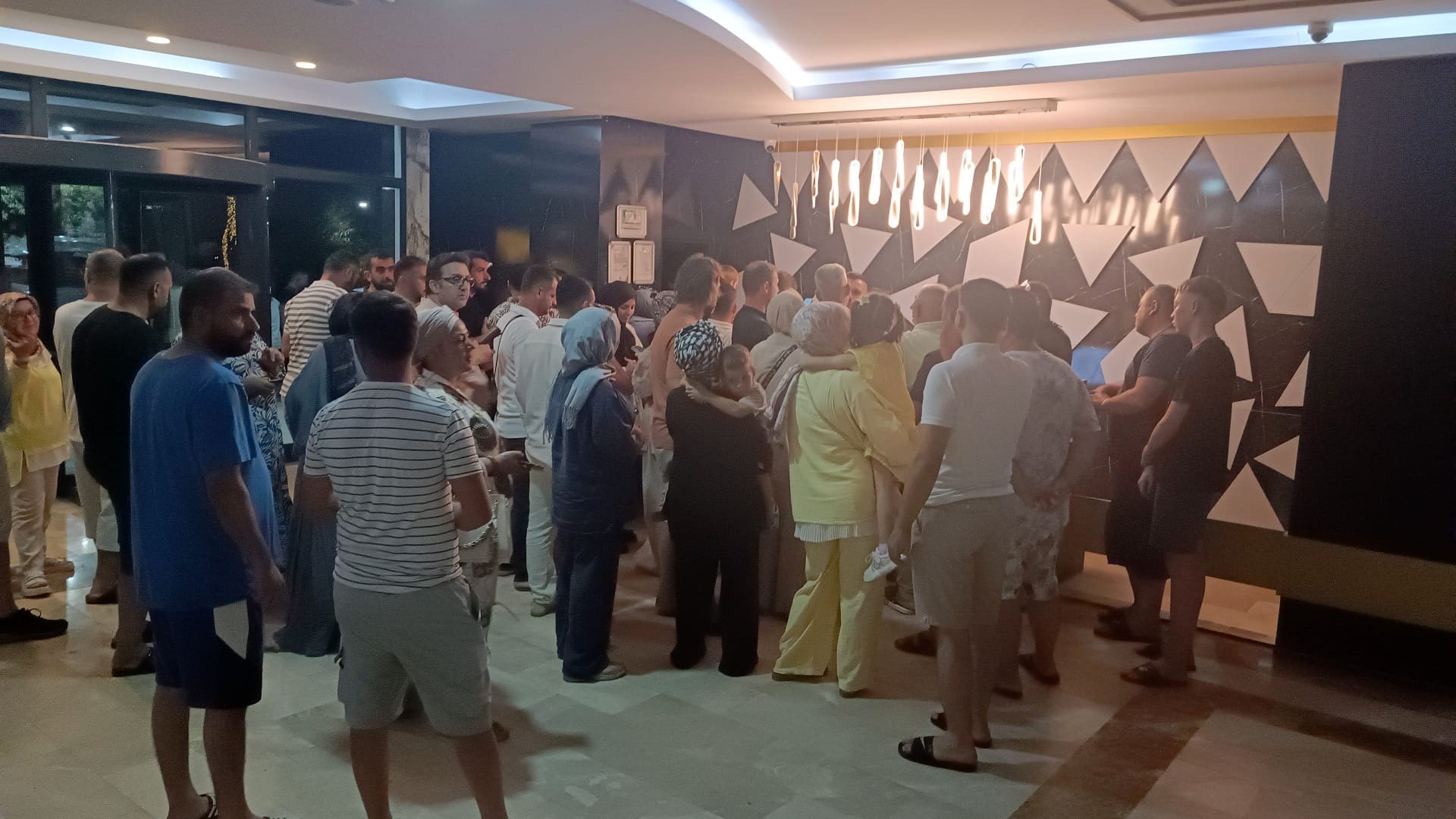 tatil yerine eylem yaptilar turistler bodrumda resepsiyon basti 8 CCyr5Vmz