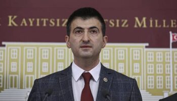 tegmen celebi gecmisi unuttu siyasi lideri milliyetci ilan etti 3Zzv4Fx7