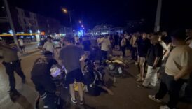 ters seritten u donusu yapan otomobil motosikletle carpisti kB6Hl7LV