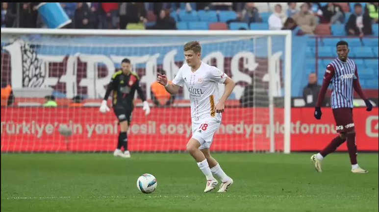trabzonspora orta saha icin surpriz oneri geldi 0 GMvqvDgE