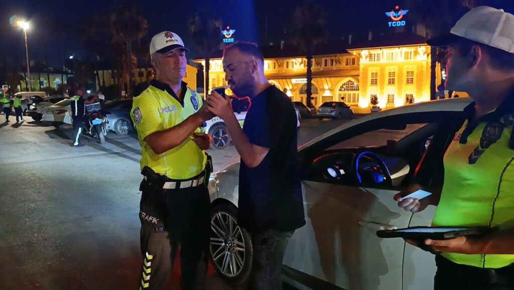 trafik denetiminde 98 surucuye 596 bin tl para cezasi kesildi qIrhZm1t