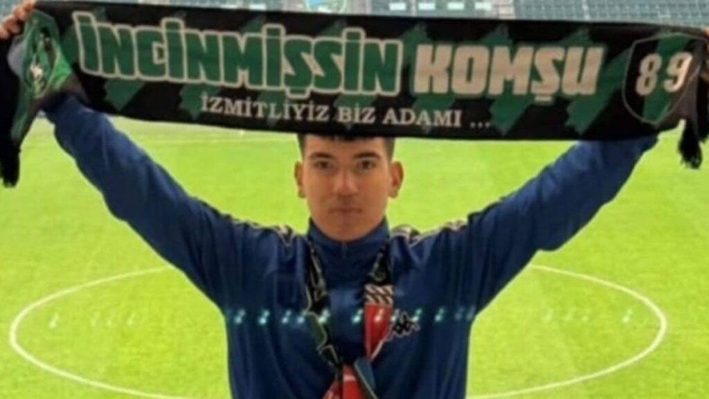 tribunden dusen taraftar yasam mucadelesi veriyor tribun degistirmek istemisti OGyZ8yOs