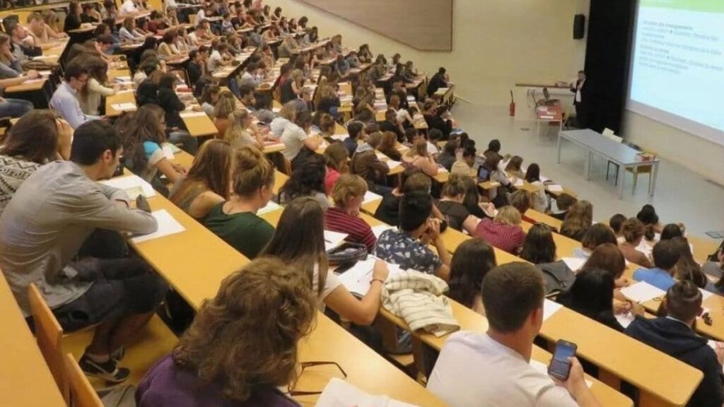 vakif universite ucretleri 15 milyonu asti bXVMfylJ