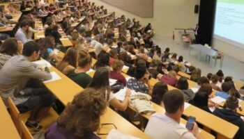 vakif universite ucretleri 15 milyonu asti bXVMfylJ