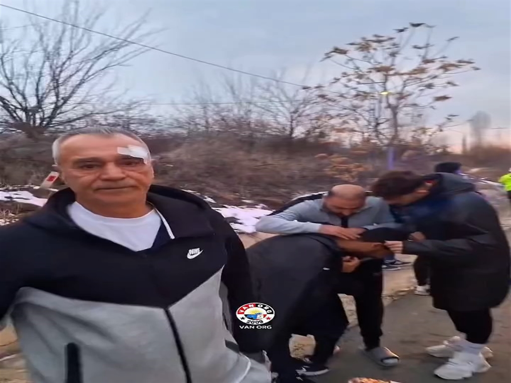 vansporun takim otobusune tasli saldiri 0