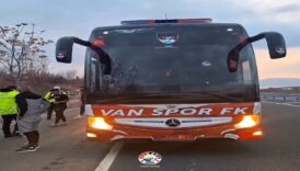 vansporun takim otobusune tasli saldiri 8jlYl7Lt