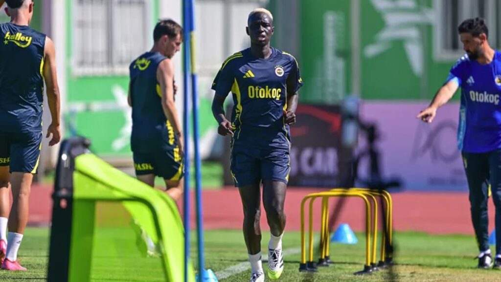 vize sorunu cozuldu fenerbahcenin yeni transferi kampa katildi k1evEIrL