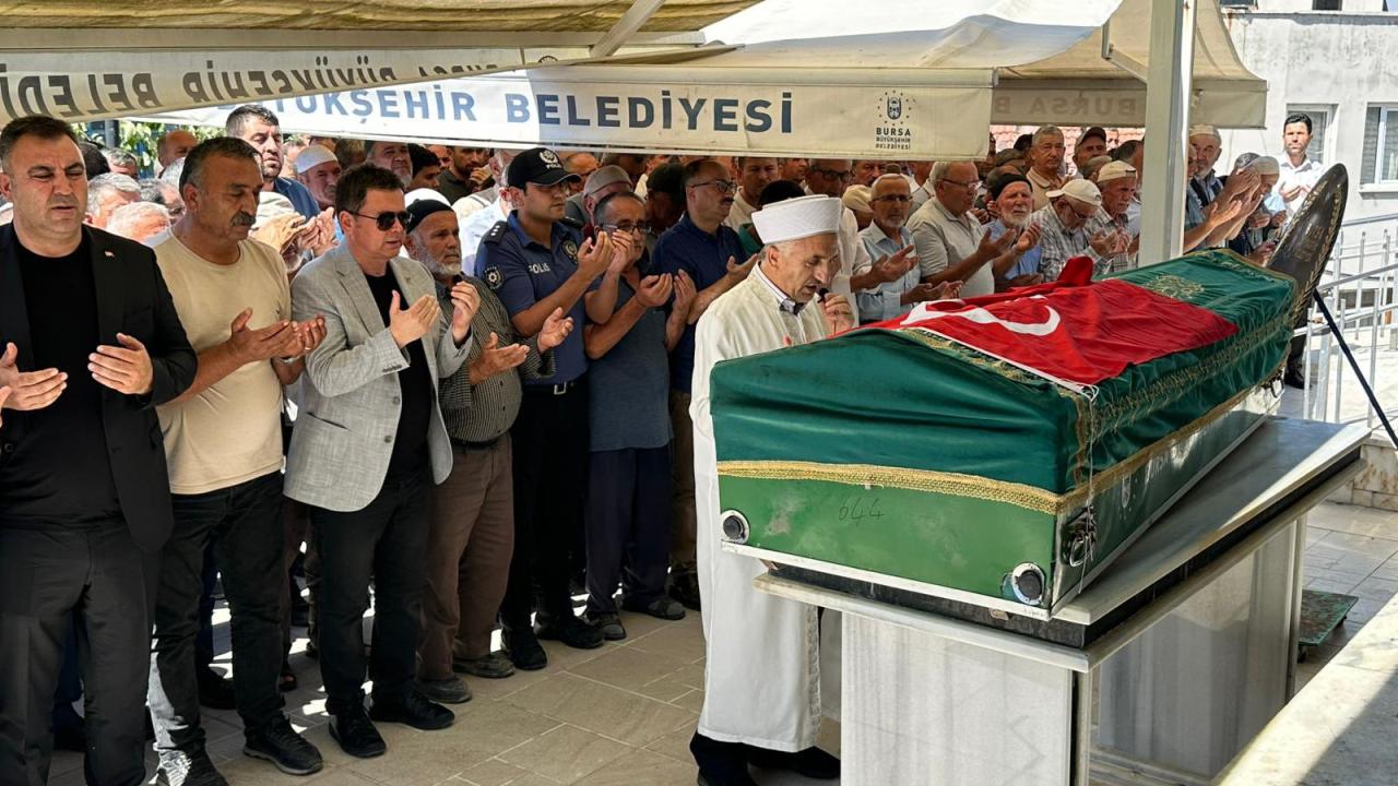 yandas cem kucuk bakanligi ove ove bitiremedi canlarimiz gitmisti 0 IjNhJkd6