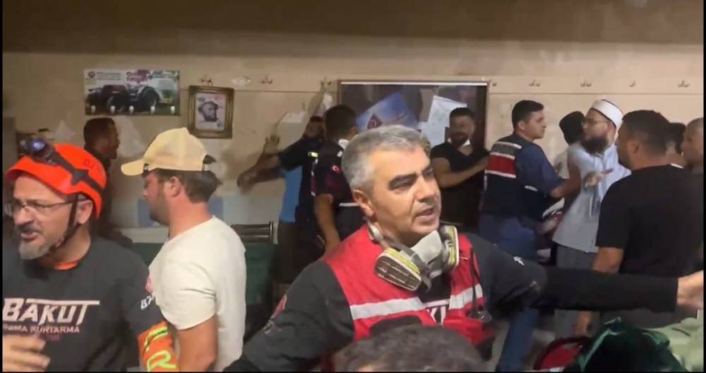 yangin bolgesinde sok olay kalabalik cildirdi jandarma devreye girdi 2