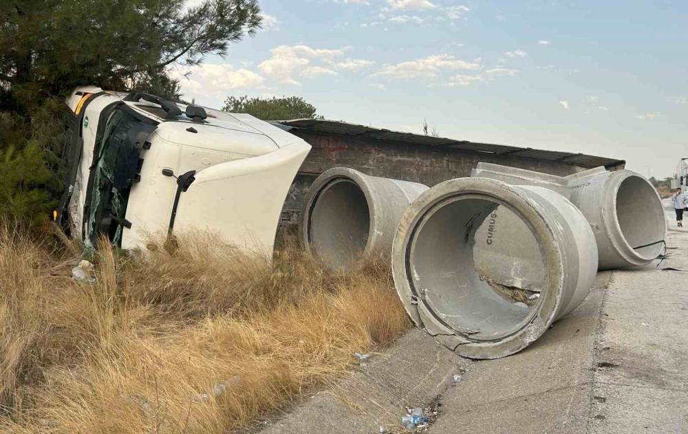 yolcu otobusu tira carpti cok sayida yarali var 2
