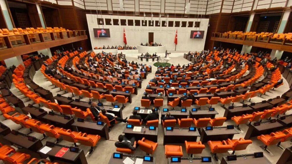 zeytinlikleri tehdit eden teklif meclisten gecti ilk 18 madde onaylandi rhIAfp9A