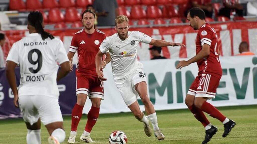 10 kisi kalan umraniyespor evinde kazandi upAIecsJ
