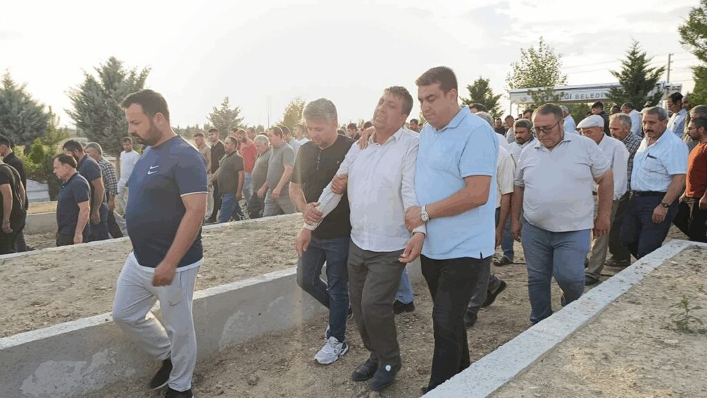 11 yasindaki 2 cocuk golette bogularak oldu bQzK7YJA
