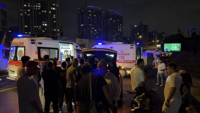 16 arac birbirine girdi istanbulda feci kaza 1 EbNWDaIk