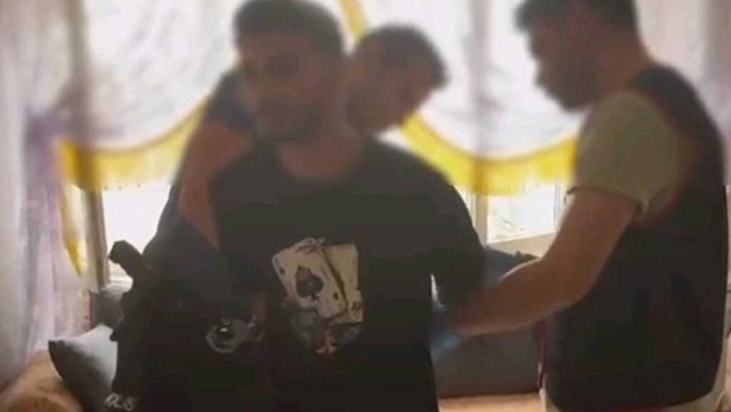 33 yil hapis cezasi vardi yakalandi 1jtUJpbm