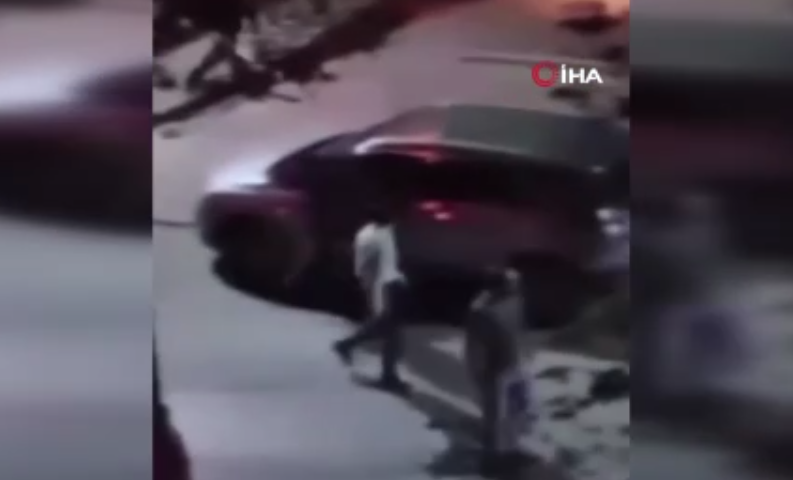 7 kisi bir adami dakikalarca dovdu dQCJZbMf