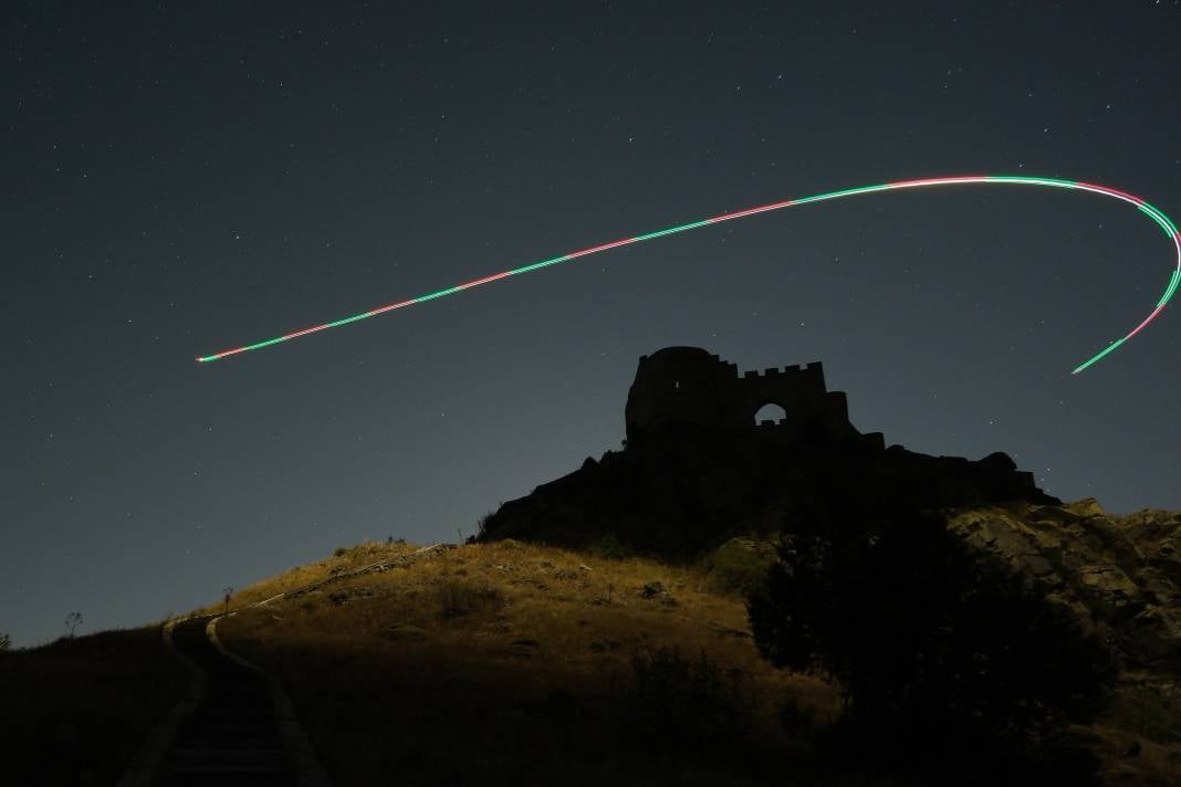 700 yıllık Kov Kalesi'nde perseid meteor yağmuru 3 700 yillik kov kalesinde perseid meteor yagmuru 2 jqAYPmdm